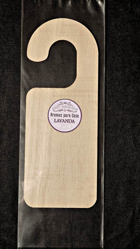 Cabides de madeira perfumados